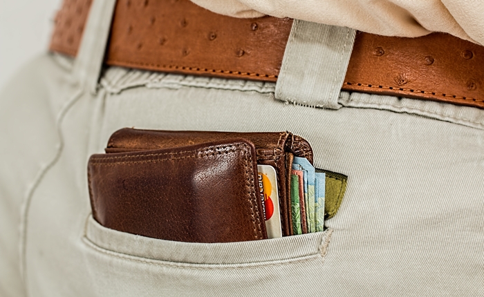 wallet-cash-credit-card-pocket