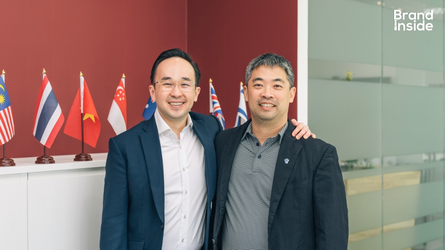 ซ้าย-Chandra Tjan ผู้ร่วมก่อตั้งบริษัทลงทุน Alpha JWC ขวา-Jerry Tso หัวหน้าฝ่ายพัฒนาของ Paypal สิงคโปร์